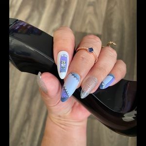 Feral Edge Halloween Glue-on Medium Stiletto Nails